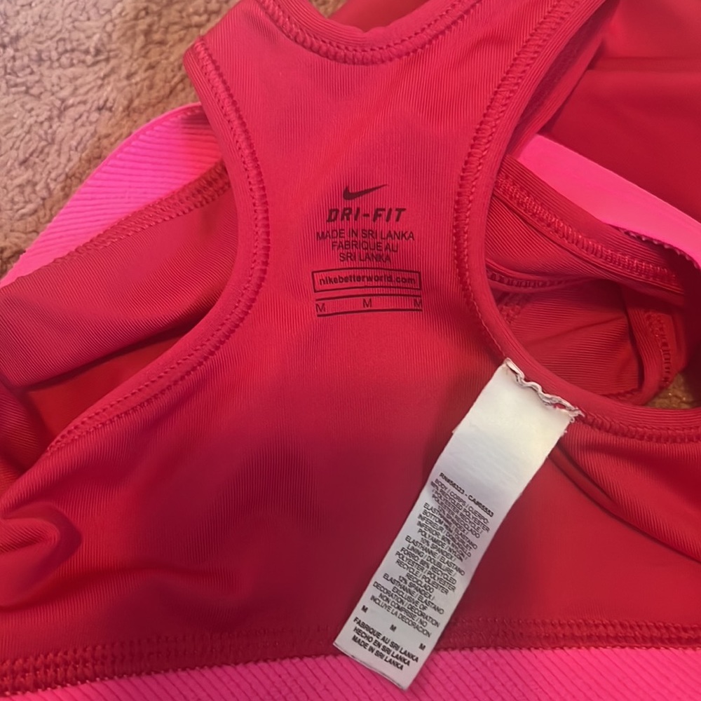Ladies Nike Sports Bra! - Picture 3 of 3